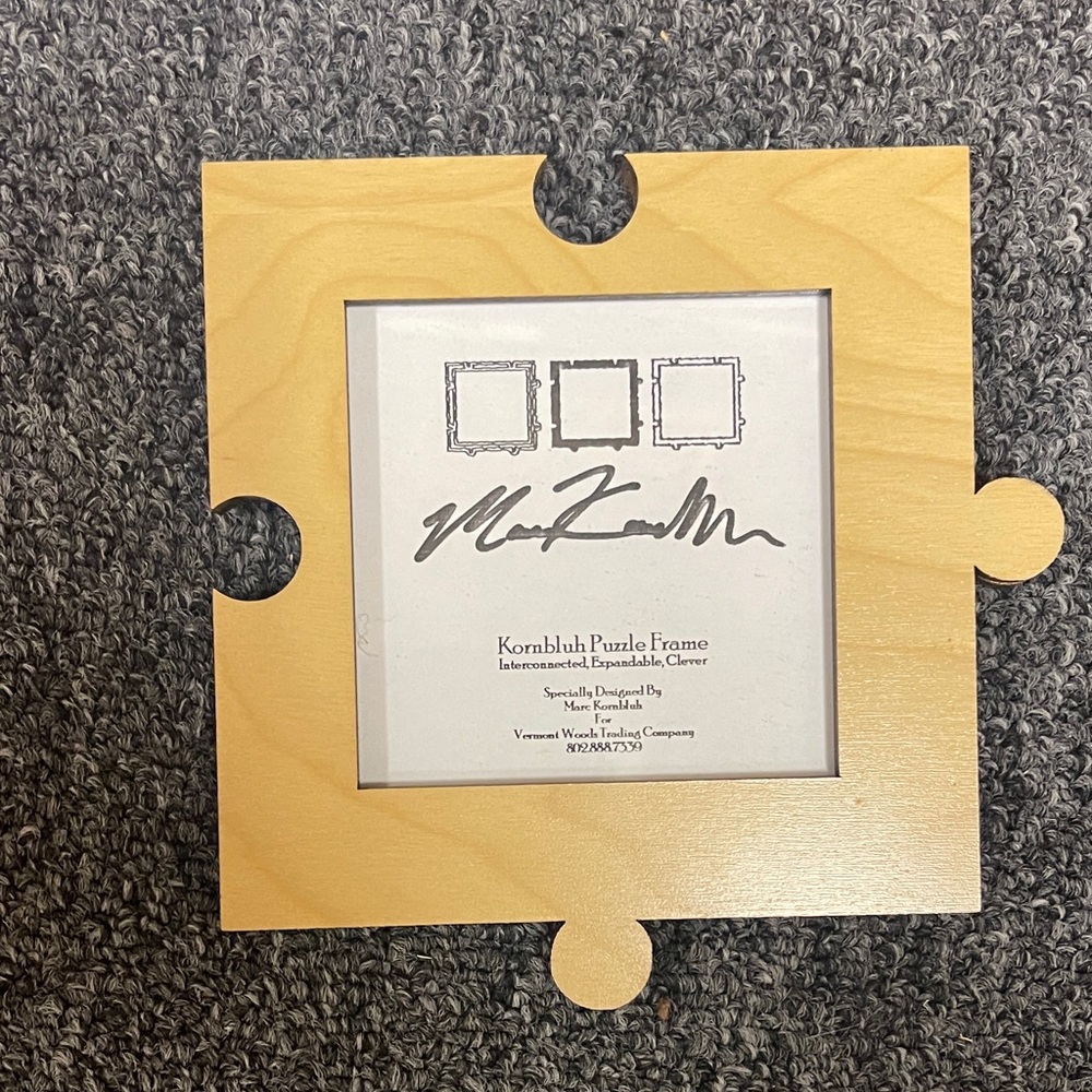 Kornbluh Puzzle Frame - Light Wood